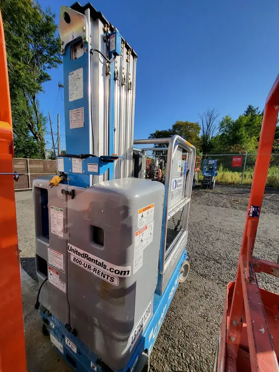 2019 Genie GR-20 Self-Propelled One-Person Lift