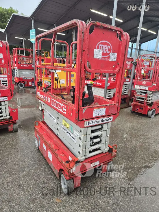 2020 MEC MICRO 19 Scissor Lift