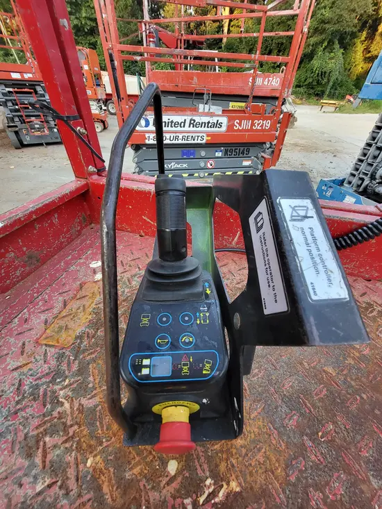 2018 MEC MICRO 19 Scissor Lift