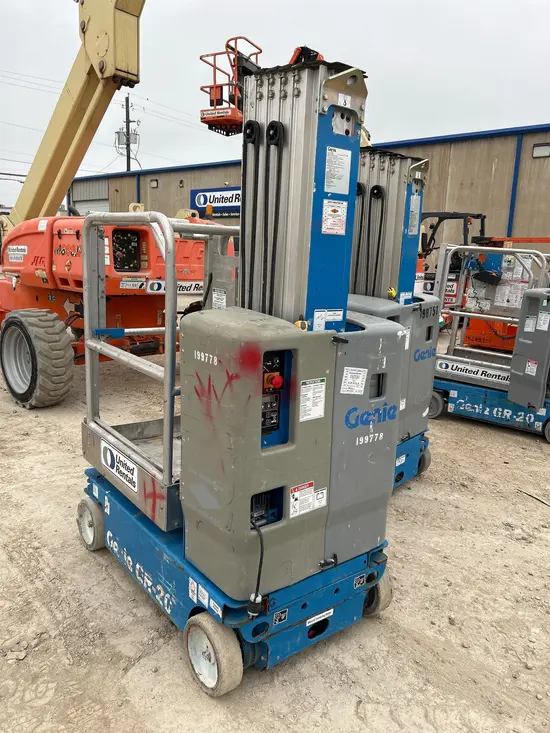 2017 Genie GR-20 Self-Propelled One-Person Lift
