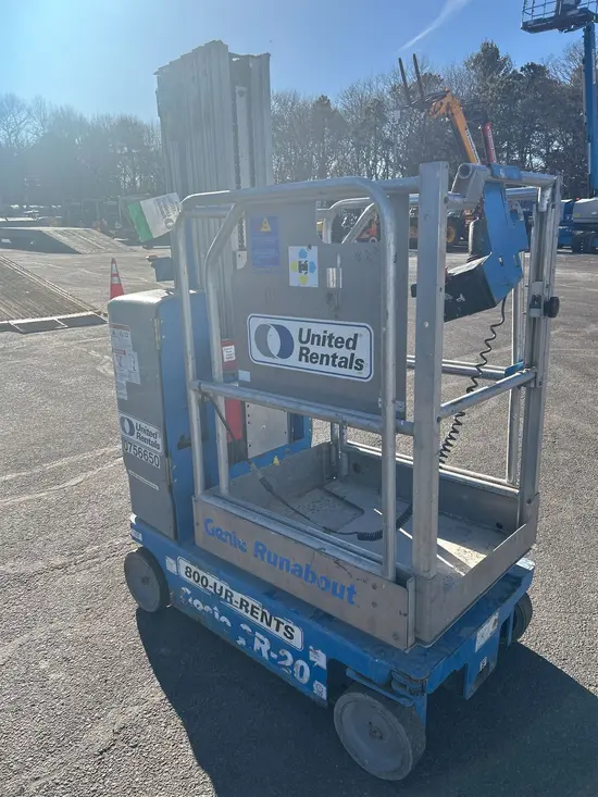 2018 Genie GR-20 Self-Propelled One-Person Lift
