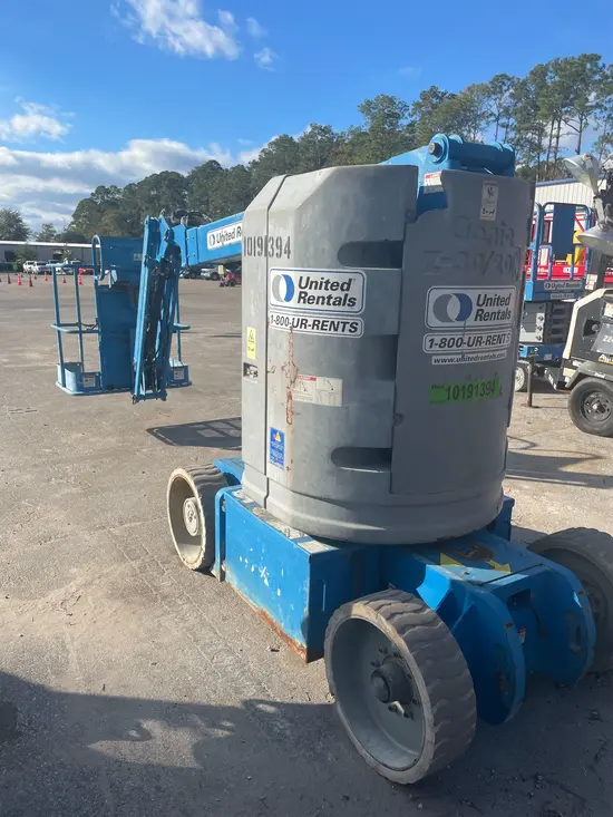 2013 Genie Z-30/20N RJ Articulating Boom Lift