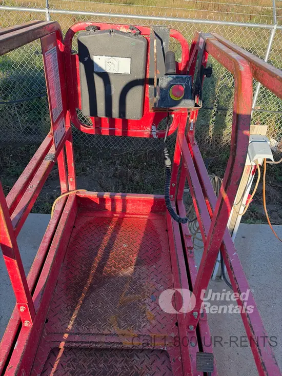 2020 MEC MICRO 19 Scissor Lift