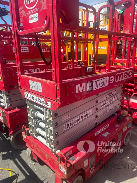 2018 MEC MICRO 19 Scissor Lift