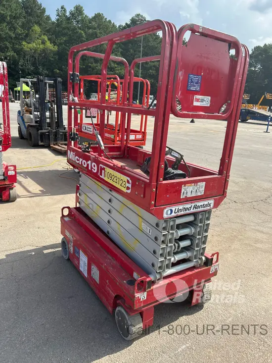 2019 MEC MICRO 19 Scissor Lift