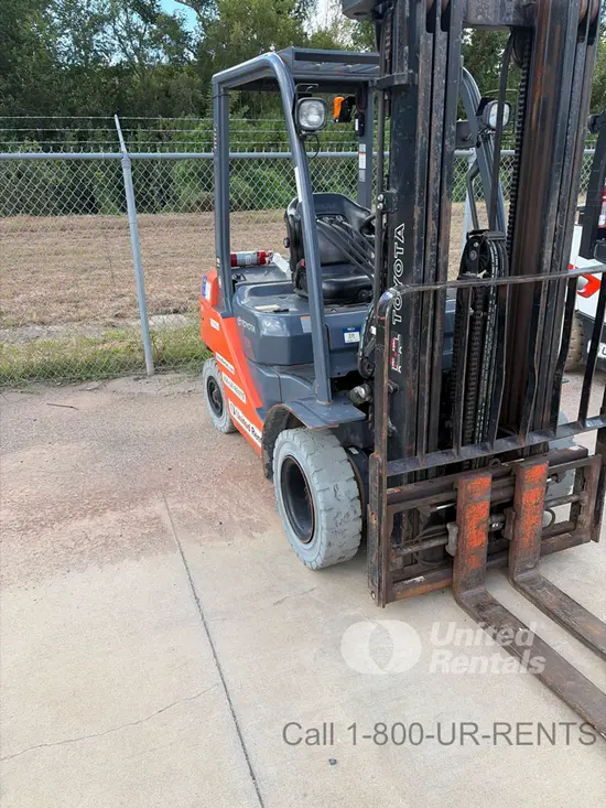 2019 Toyota 8FDU25 Warehouse Forklift