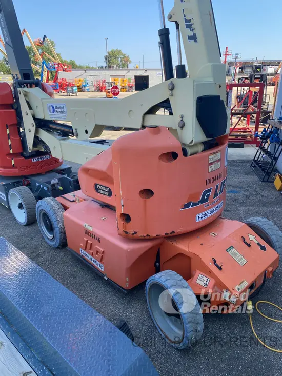 2013 JLG E400AJPN Articulating Boom Lift