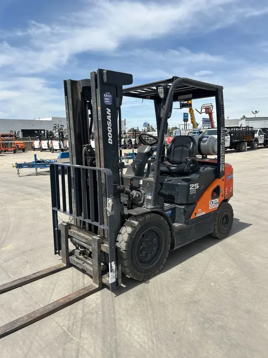 2022 Doosan G25P-7DF Warehouse Forklift