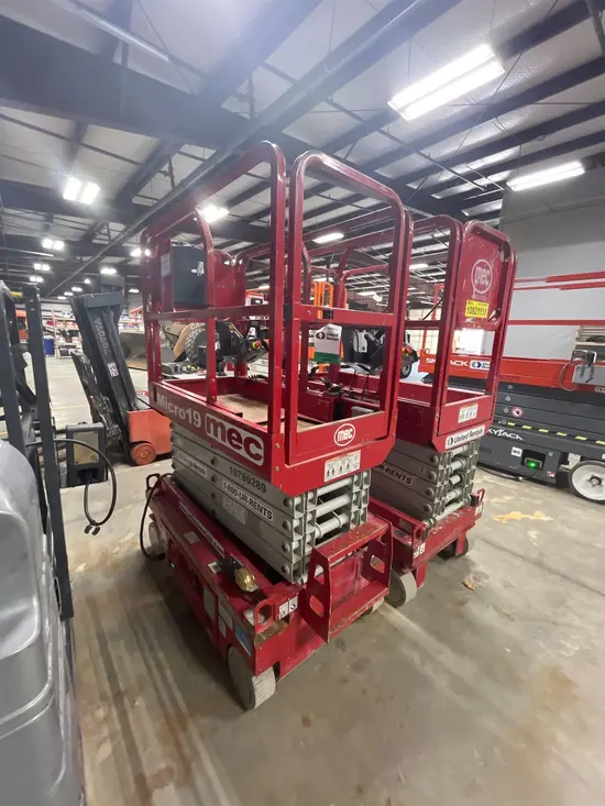 2018 MEC MICRO 19 Scissor Lift