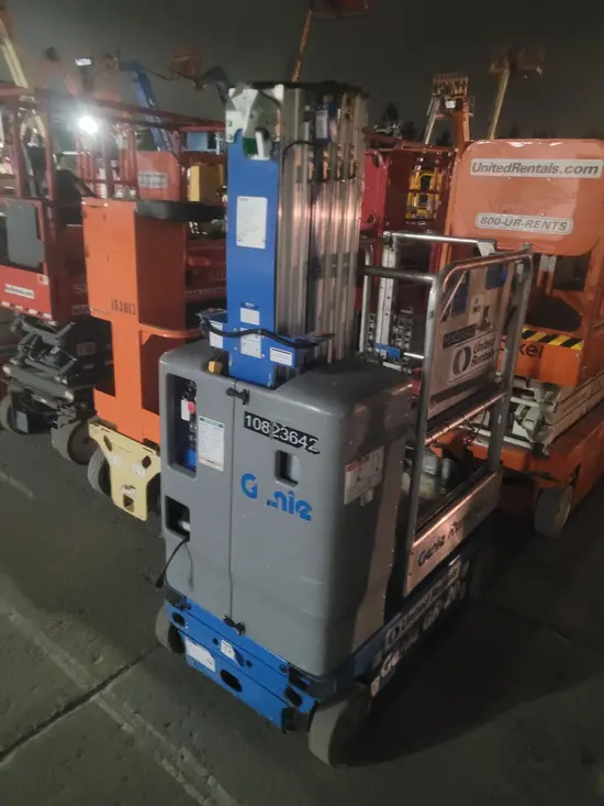 2018 Genie GR-20 Self-Propelled One-Person Lift