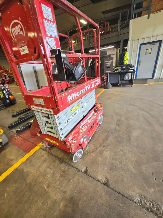 2019 MEC MICRO 19 Scissor Lift