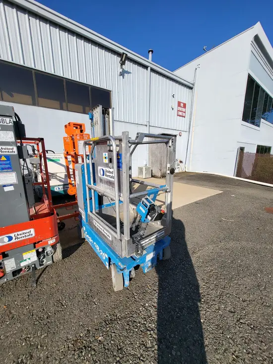 2019 Genie GR-20 Self-Propelled One-Person Lift