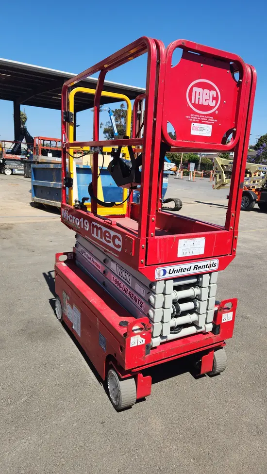 2021 MEC MICRO 19 Scissor Lift