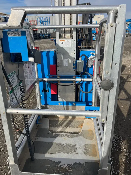 2018 Genie GR-20 Self-Propelled One-Person Lift
