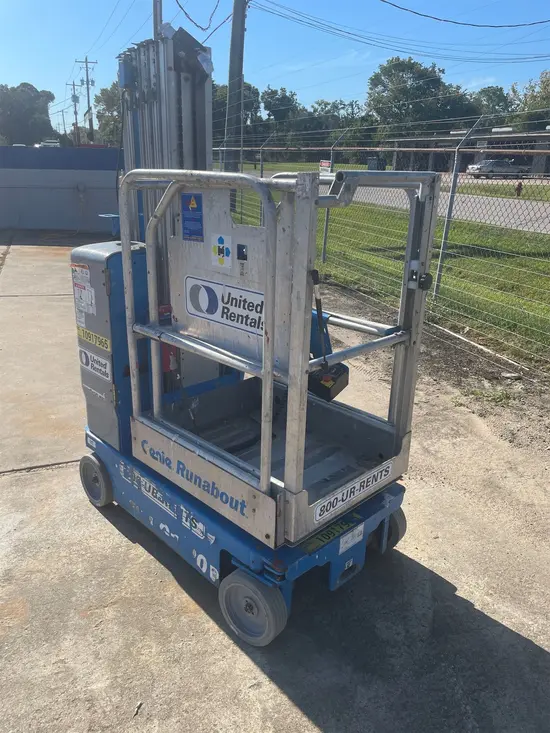 2019 Genie GR-20 Self-Propelled One-Person Lift