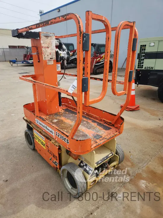 2019 JLG 1230ES Self-Propelled One-Person Lift