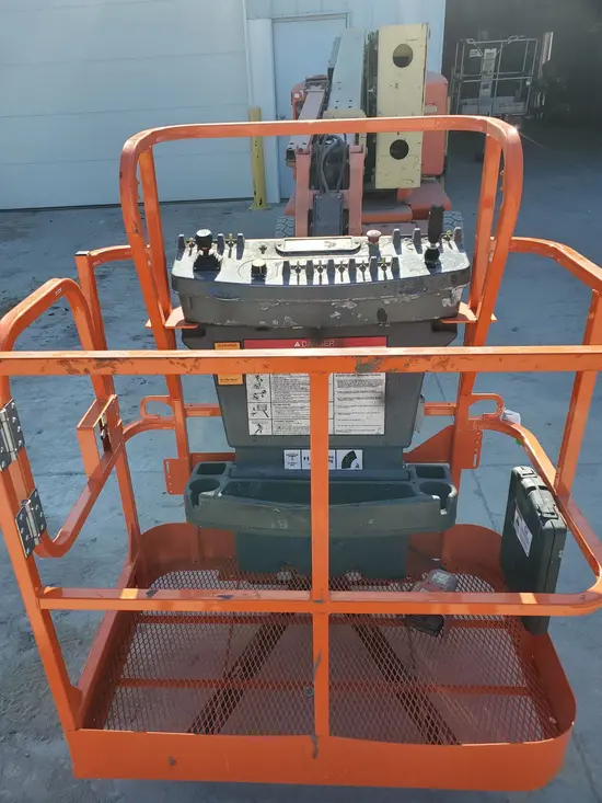2012 JLG E400AJPN Articulating Boom Lift