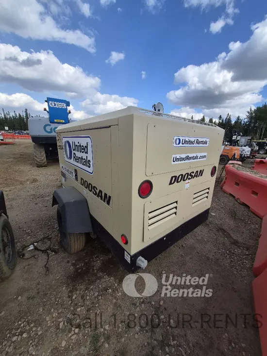 2021 Doosan P425/HP375WCU Air Compressor
