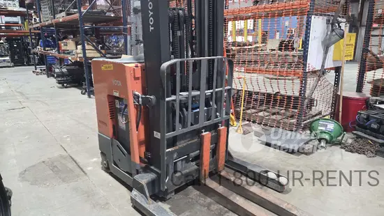 2018 Toyota 9BRU23 Warehouse Forklift