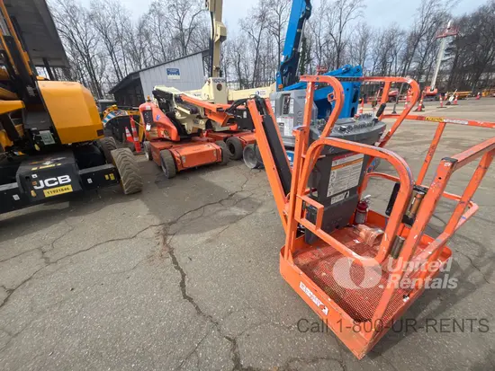 2016 JLG E400AJPN Articulating Boom Lift