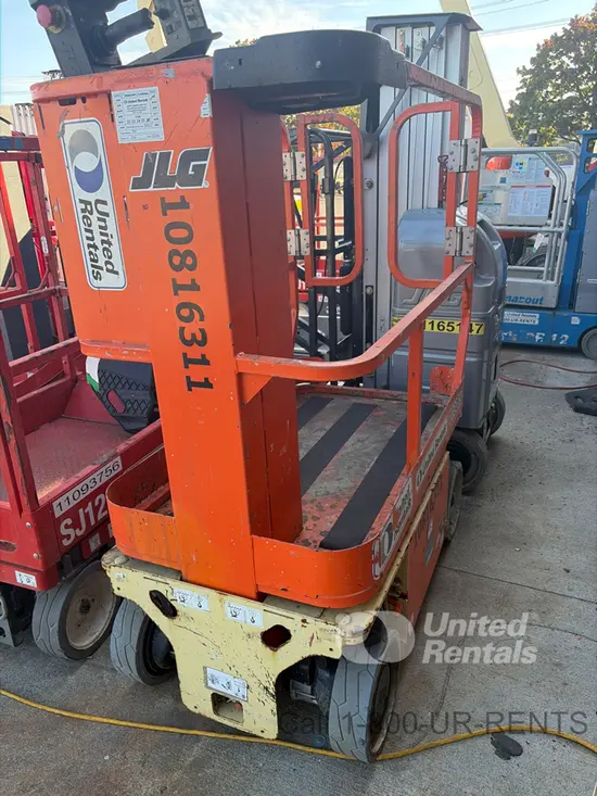 2018 JLG 1230ES Self-Propelled One-Person Lift