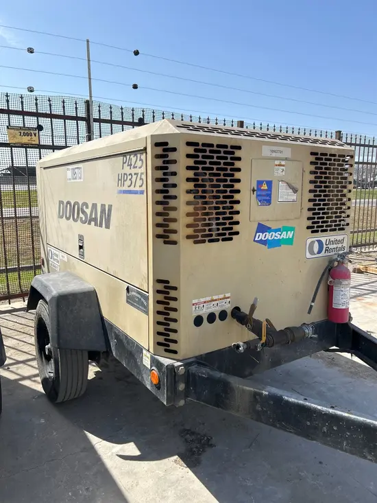 2019 Doosan P425/HP375WCU Air Compressor