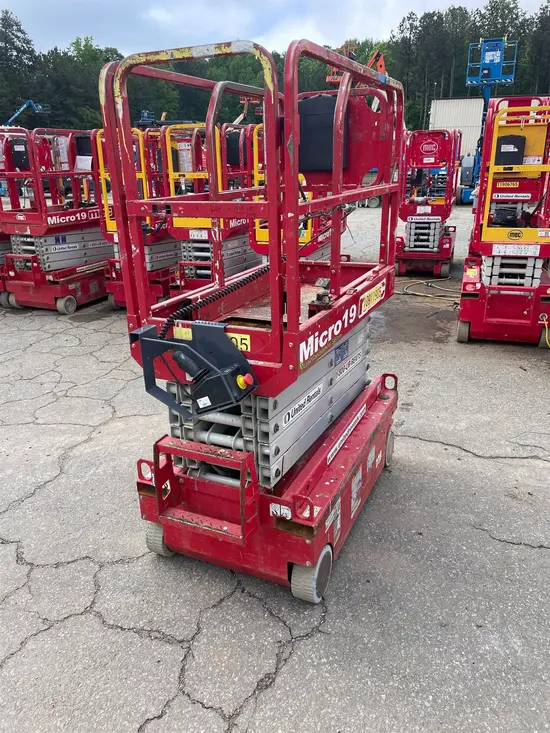 2019 MEC MICRO 19 Scissor Lift