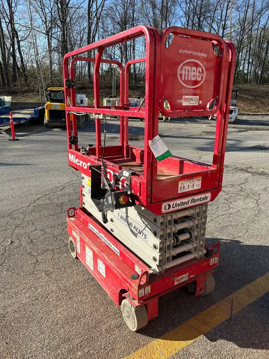 2018 MEC MICRO 19 Scissor Lift