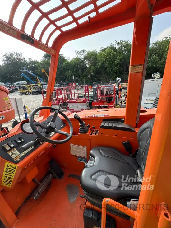 2018 SKYTRAK 8042 Forklift