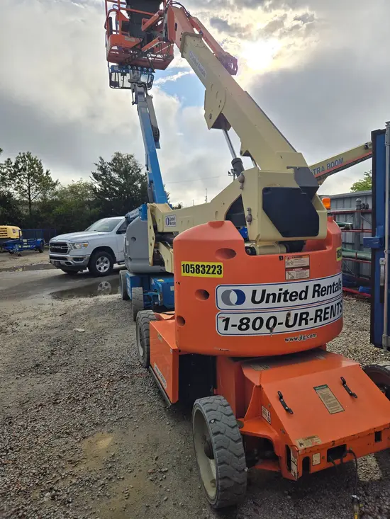 2017 JLG E400AJPN Articulating Boom Lift