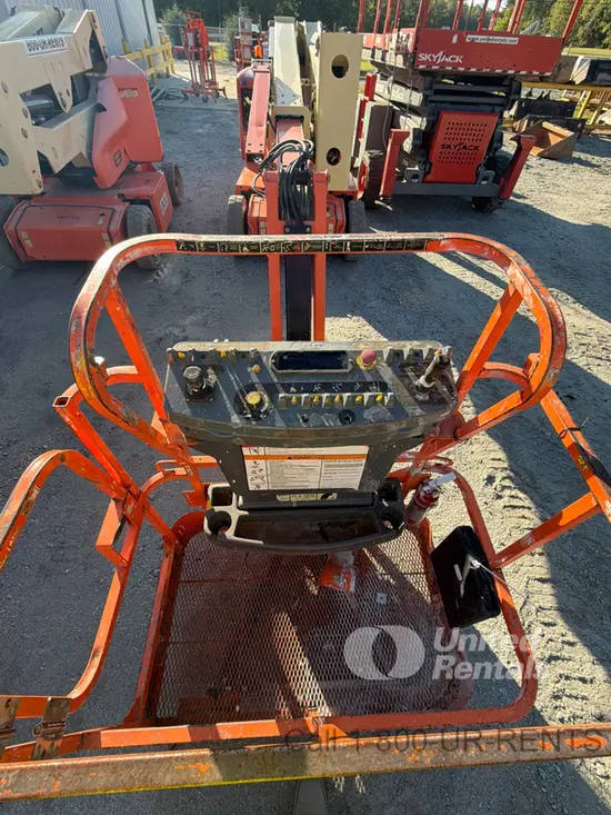 2016 JLG E400AJPN Articulating Boom Lift