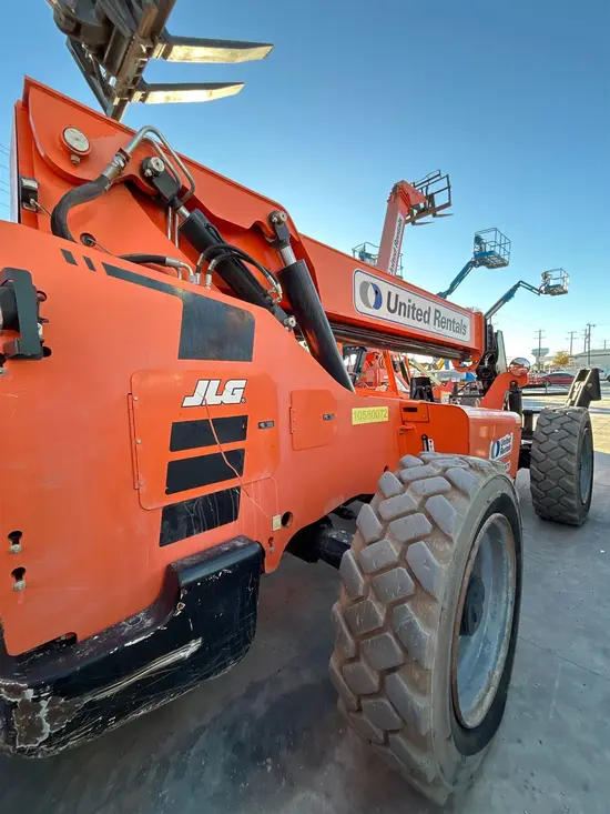 2017 SKYTRAK 10054 Forklift