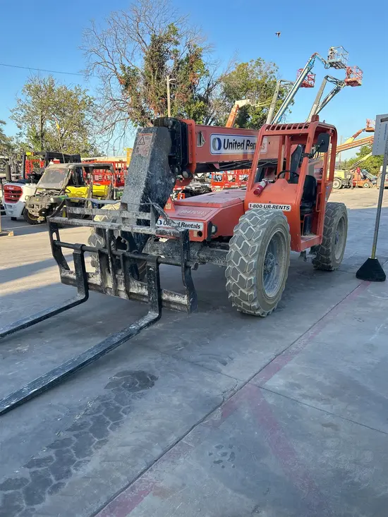 2016 SKYTRAK 8042 Forklift