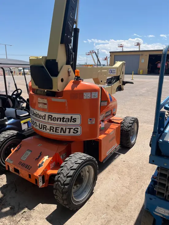 2016 JLG E450AJ Articulating Boom Lift
