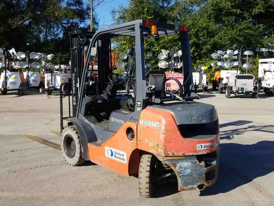 2014 Toyota 8FGU25 Forklift