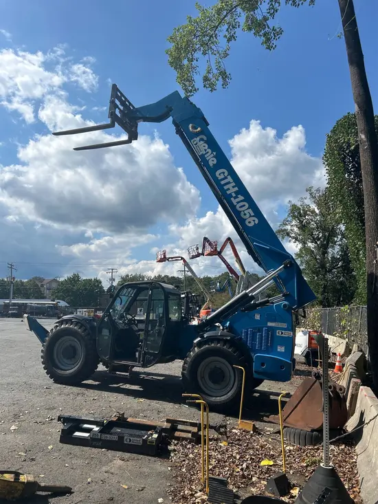 2017 Genie GTH-1056 Forklift