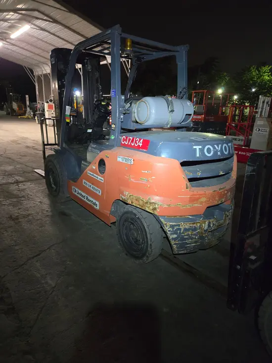 2018 Toyota 8FG45U Warehouse Forklift