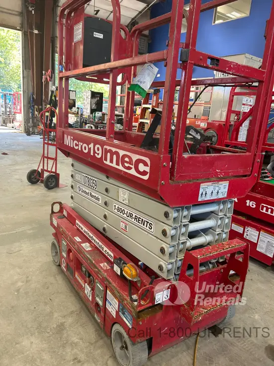2018 MEC MICRO 19 Scissor Lift