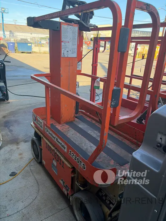 2018 JLG 1230ES Self-Propelled One-Person Lift