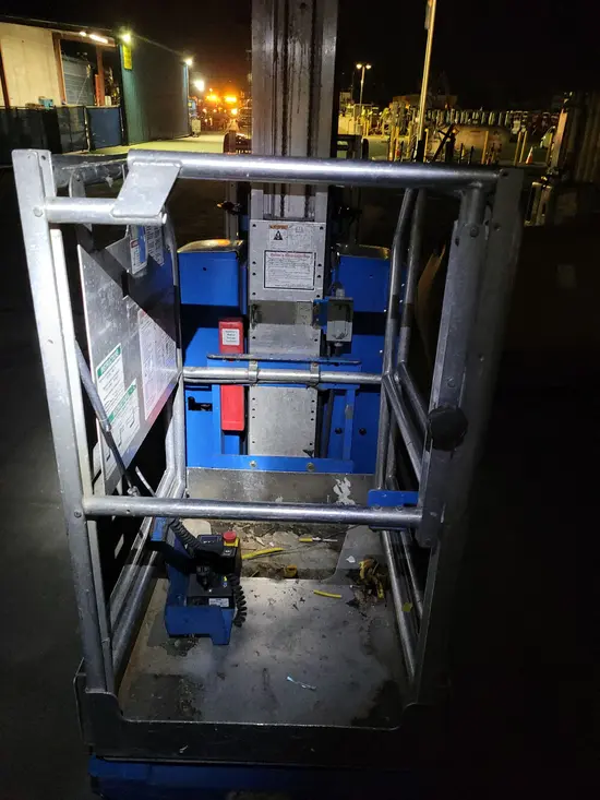 2018 Genie GR-20 Self-Propelled One-Person Lift