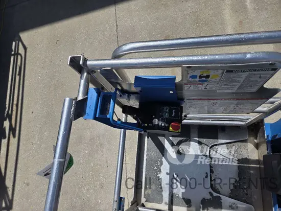 2018 Genie GR-20 Self-Propelled One-Person Lift