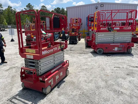 2019 MEC MICRO 19 Scissor Lift