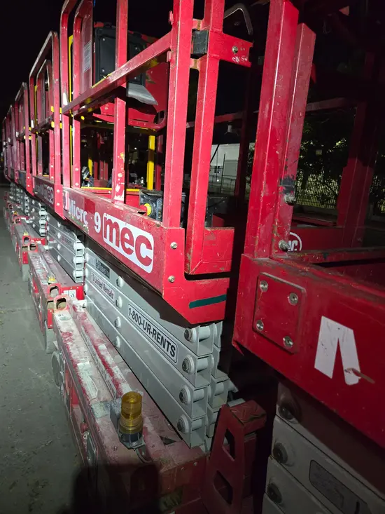 2019 MEC MICRO 19 Scissor Lift
