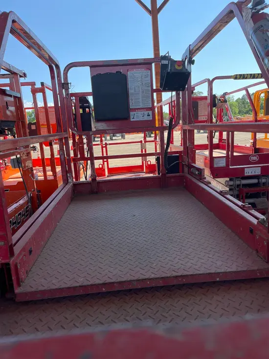 2017 MEC 4046SE Scissor Lift