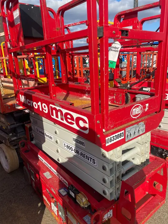 2018 MEC MICRO 19 Scissor Lift
