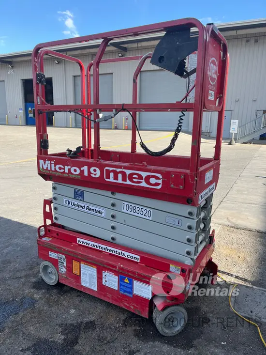 2019 MEC MICRO 19 Scissor Lift