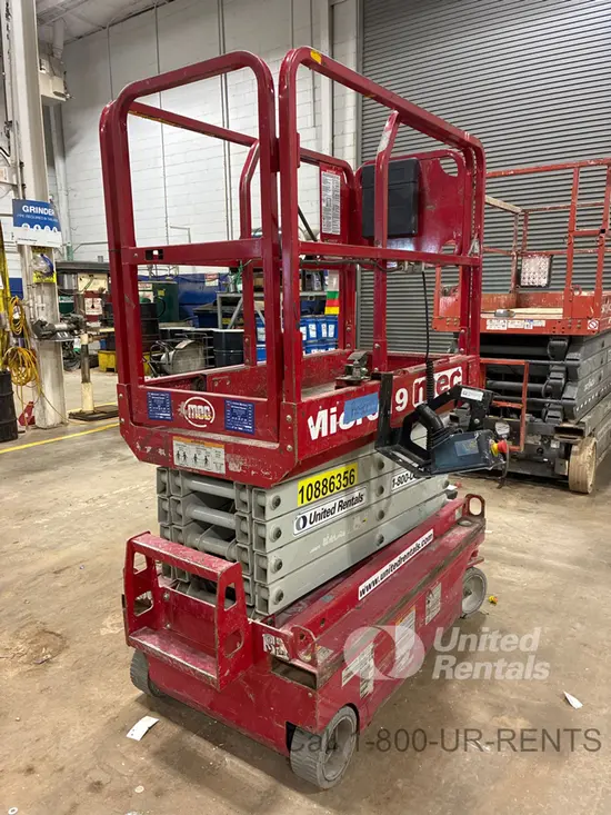 2019 MEC MICRO 19 Scissor Lift