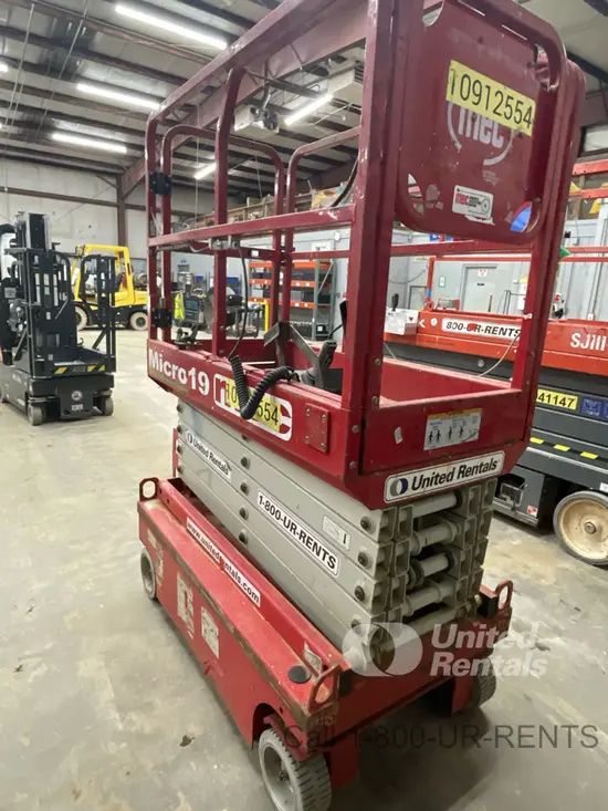 2019 MEC MICRO 19 Scissor Lift