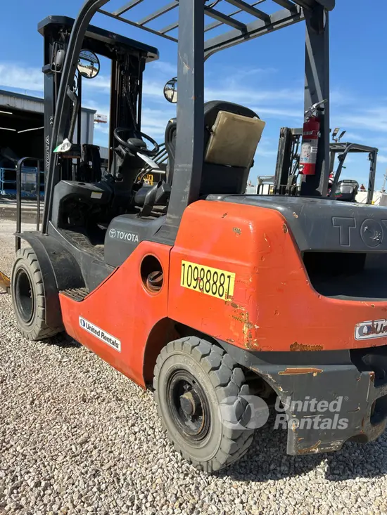 2019 Toyota 8FDU25 Warehouse Forklift