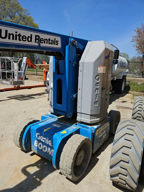2013 Genie Z-30/20N RJ Articulating Boom Lift